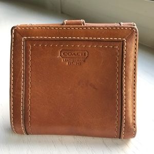🎀 Coach Tan Leather BiFold Wallet